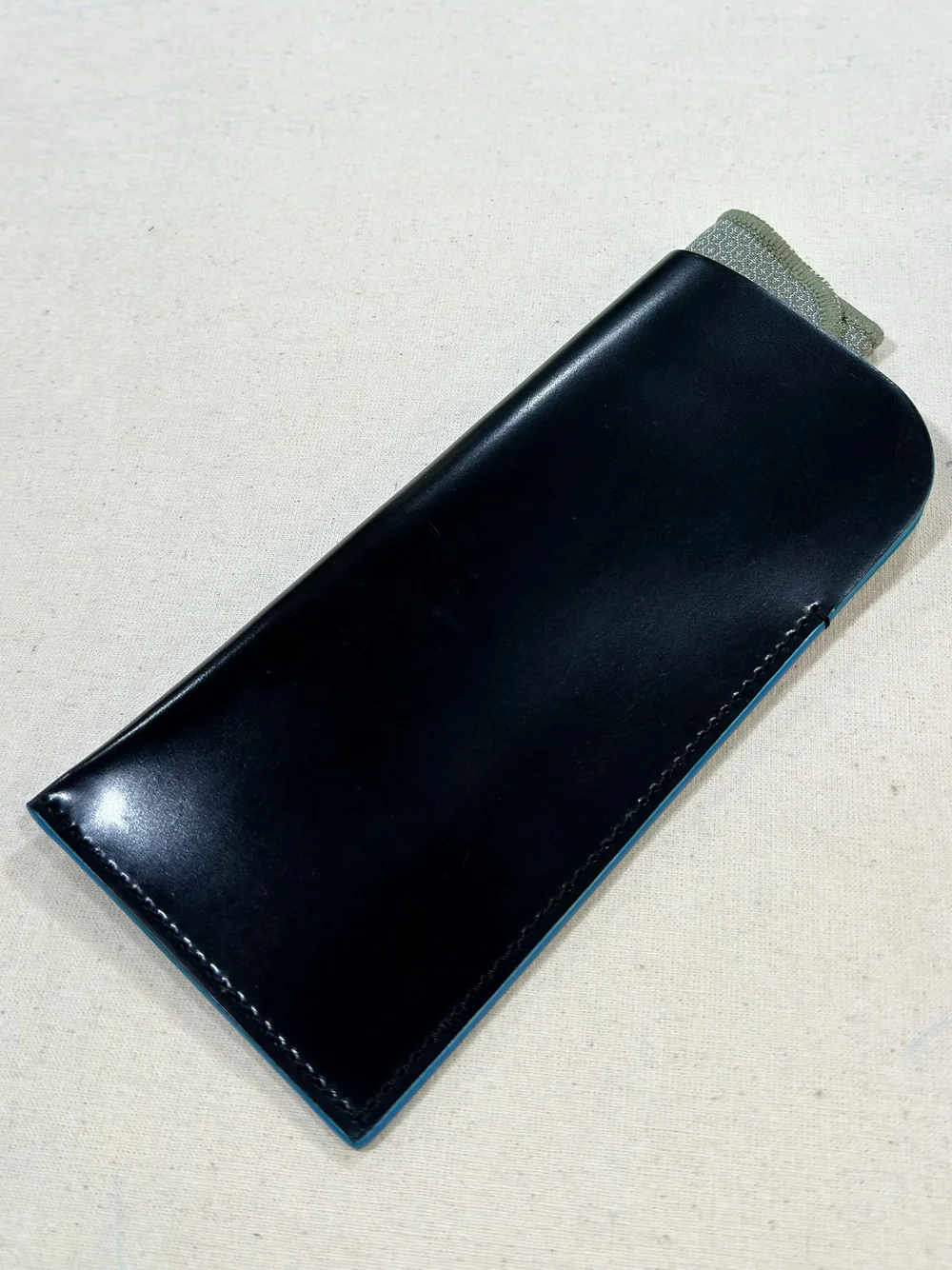 Kunei Horween Shell Cordovan Optical Case — Thumb Thimble